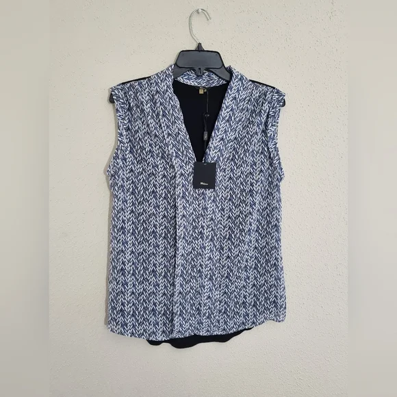 Women's Blue and White Sweater - Picture 6 of 8